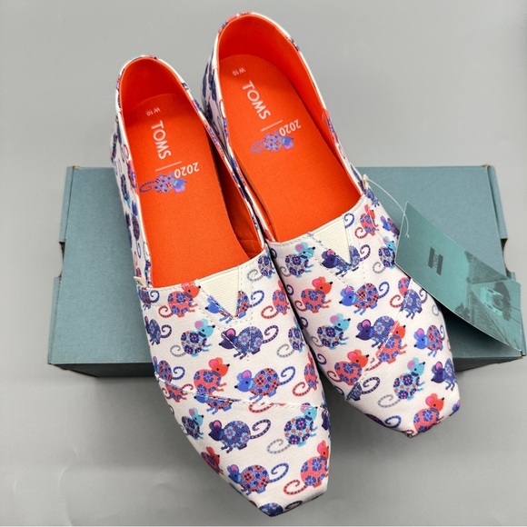 NWT Toms Women’s US Size 7 Floral  Butterfly Canvas Flats Vibrant Orange - Picture 1 of 5